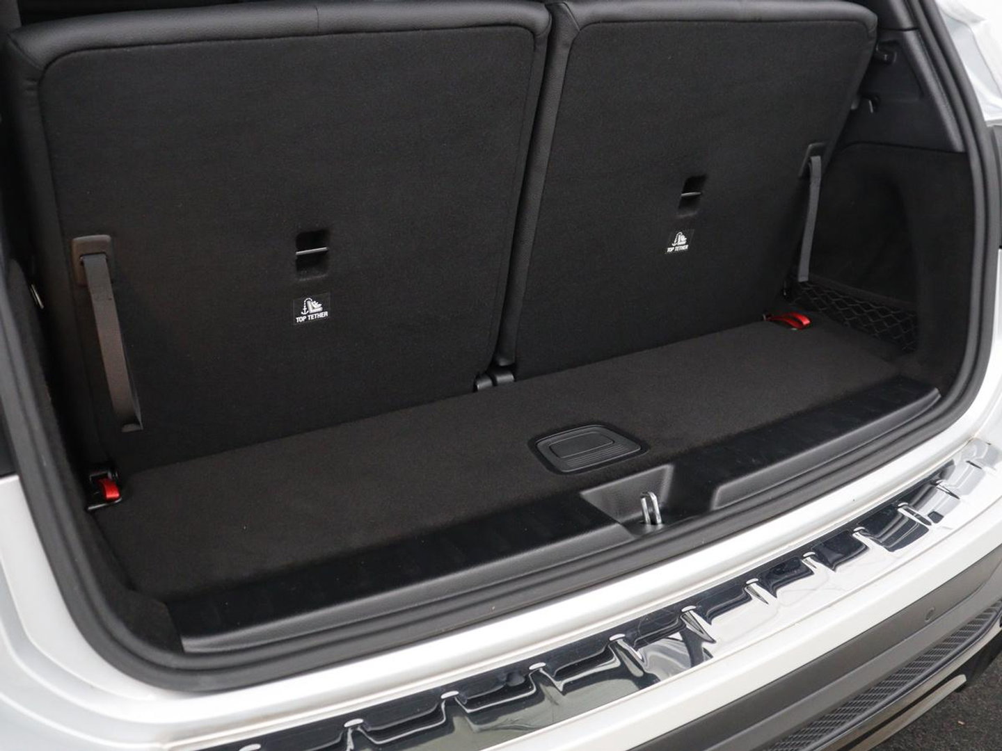Mercedes-Benz GLB 200 Business Solution AMG 7p. | Panoramadak | Elec. Trekhaak | Half Leder | Memory | Sfeerverlichting | Stoelverwarming | Camera | Park assist |