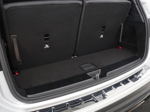 Mercedes-Benz GLB 200 Business Solution AMG 7p. | Panoramadak | Elec. Trekhaak | Half Leder | Memory | Sfeerverlichting | Stoelverwarming | Camera | Park assist |