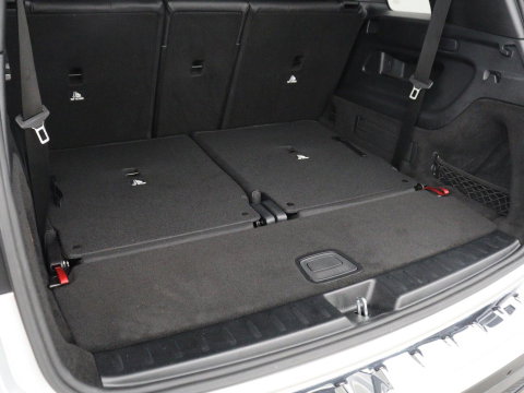 Mercedes-Benz GLB 200 Business Solution AMG 7p. | Panoramadak | Elec. Trekhaak | Half Leder | Memory | Sfeerverlichting | Stoelverwarming | Camera | Park assist |