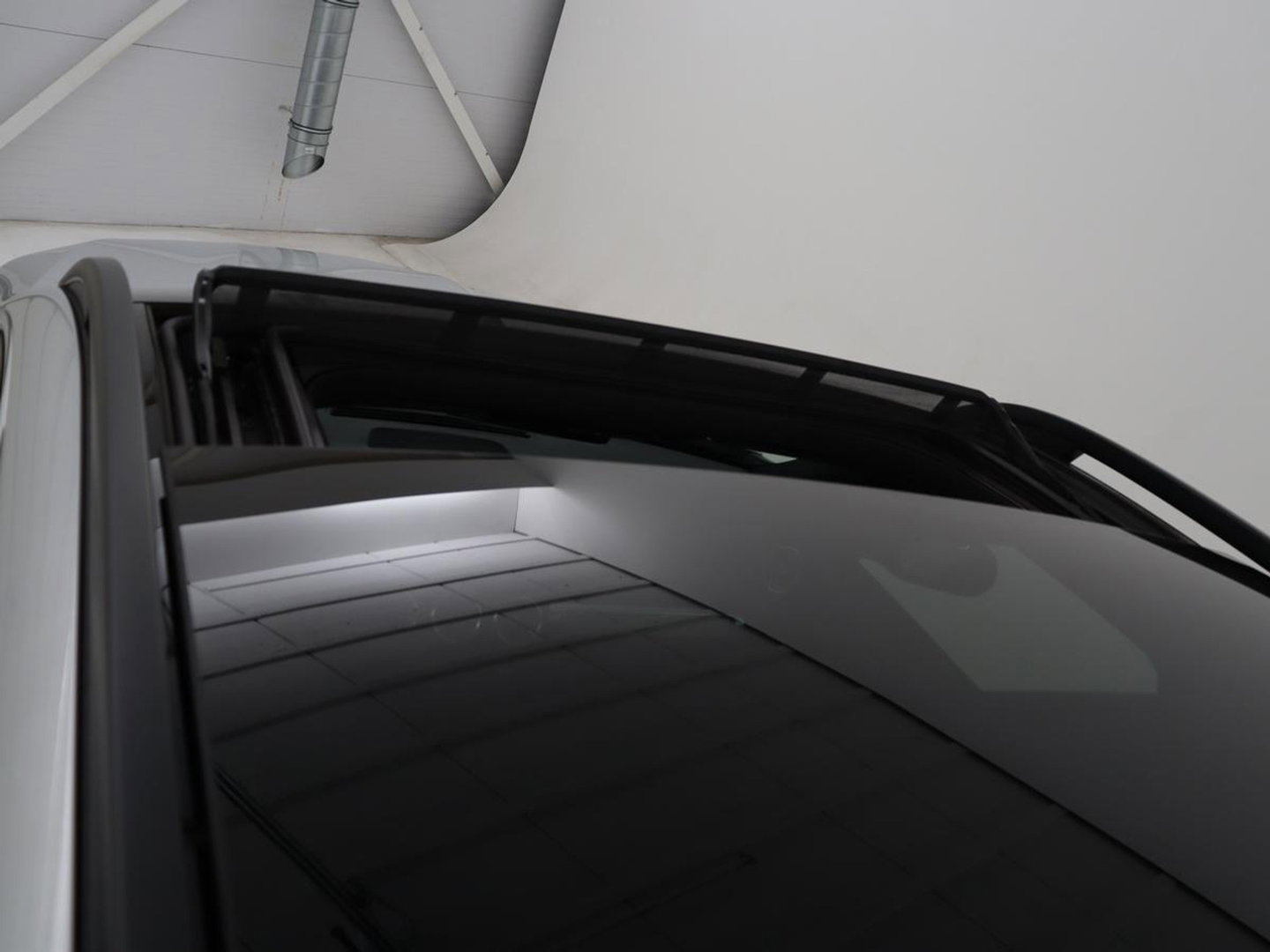 Mercedes-Benz GLB 200 Business Solution AMG 7p. | Panoramadak | Elec. Trekhaak | Half Leder | Memory | Sfeerverlichting | Stoelverwarming | Camera | Park assist |