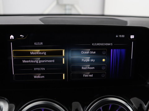 Mercedes-Benz GLB 200 Business Solution AMG 7p. | Panoramadak | Elec. Trekhaak | Half Leder | Memory | Sfeerverlichting | Stoelverwarming | Camera | Park assist |