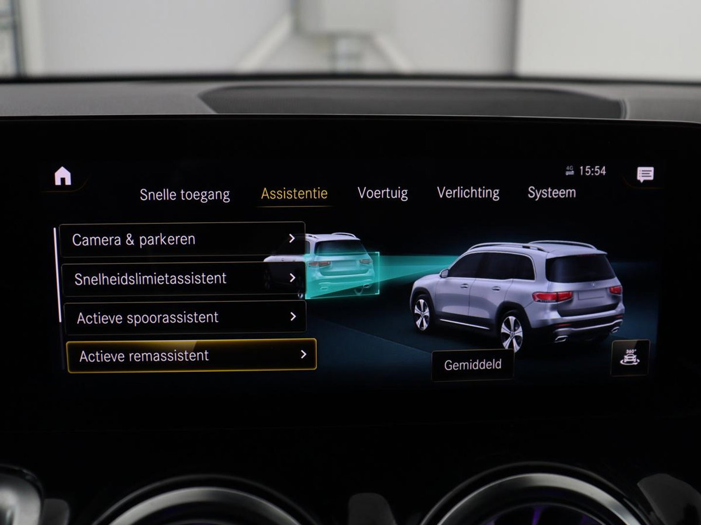 Mercedes-Benz GLB 200 Business Solution AMG 7p. | Panoramadak | Elec. Trekhaak | Half Leder | Memory | Sfeerverlichting | Stoelverwarming | Camera | Park assist |
