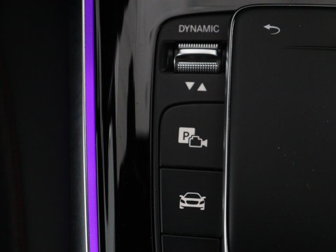Mercedes-Benz GLB 200 Business Solution AMG 7p. | Panoramadak | Elec. Trekhaak | Half Leder | Memory | Sfeerverlichting | Stoelverwarming | Camera | Park assist |