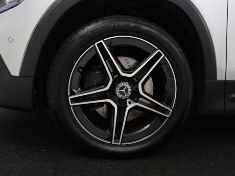 Mercedes-Benz GLB 200 Business Solution AMG 7p. | Panoramadak | Elec. Trekhaak | Half Leder | Memory | Sfeerverlichting | Stoelverwarming | Camera | Park assist |