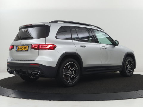 Mercedes-Benz GLB 200 Business Solution AMG 7p. | Panoramadak | Elec. Trekhaak | Half Leder | Memory | Sfeerverlichting | Stoelverwarming | Camera | Park assist |
