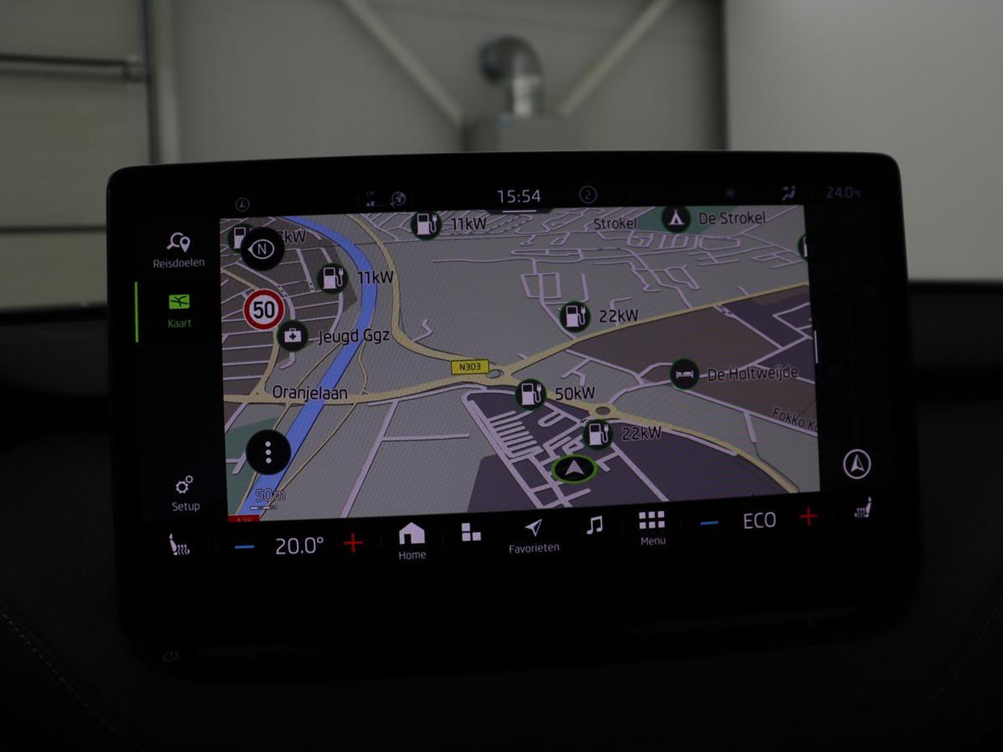 Škoda Enyaq iV 60 | SOH 92,4% | Panoramadak | Stoel/stuur verwarming | Half leder | Adaptive cruise | Carplay | Virtueel dashboard | Sfeerverlichting | Climate control | Camera | Park assist |