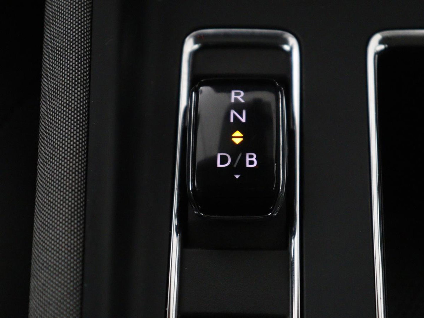 Škoda Enyaq iV 60 | SOH 92,4% | Panoramadak | Stoel/stuur verwarming | Half leder | Adaptive cruise | Carplay | Virtueel dashboard | Sfeerverlichting | Climate control | Camera | Park assist |