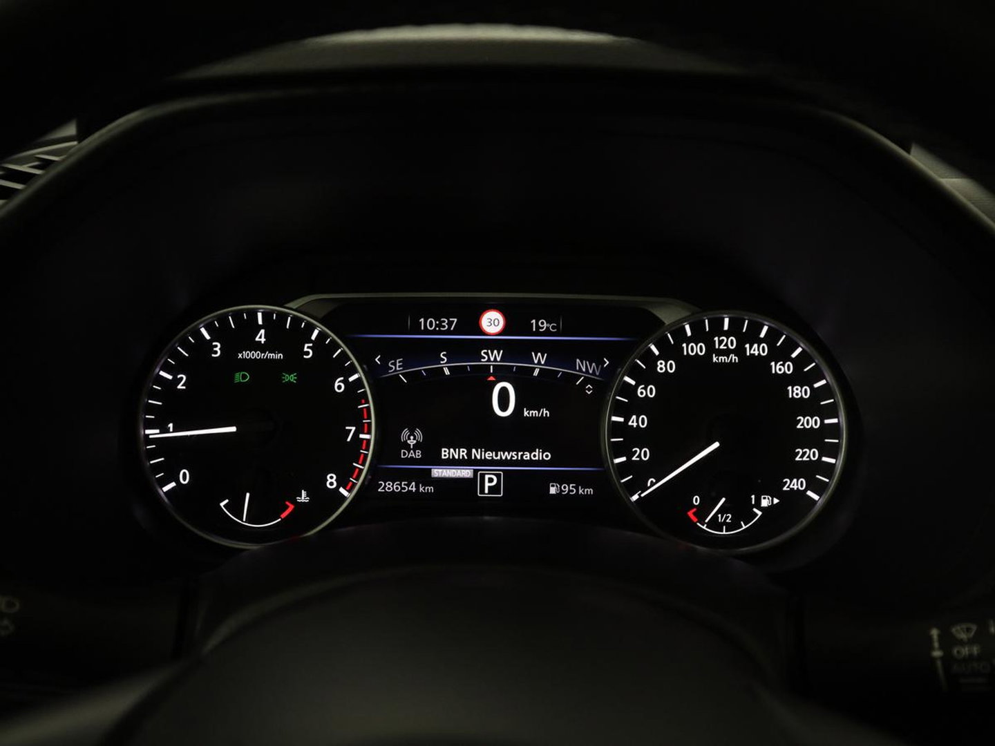 Nissan Juke 1.0 DIG-T N-Design | Half leder | Carplay | Cruise control | Park assist | Camera | Climate control | Keyless | Lichtmetaal 19" |