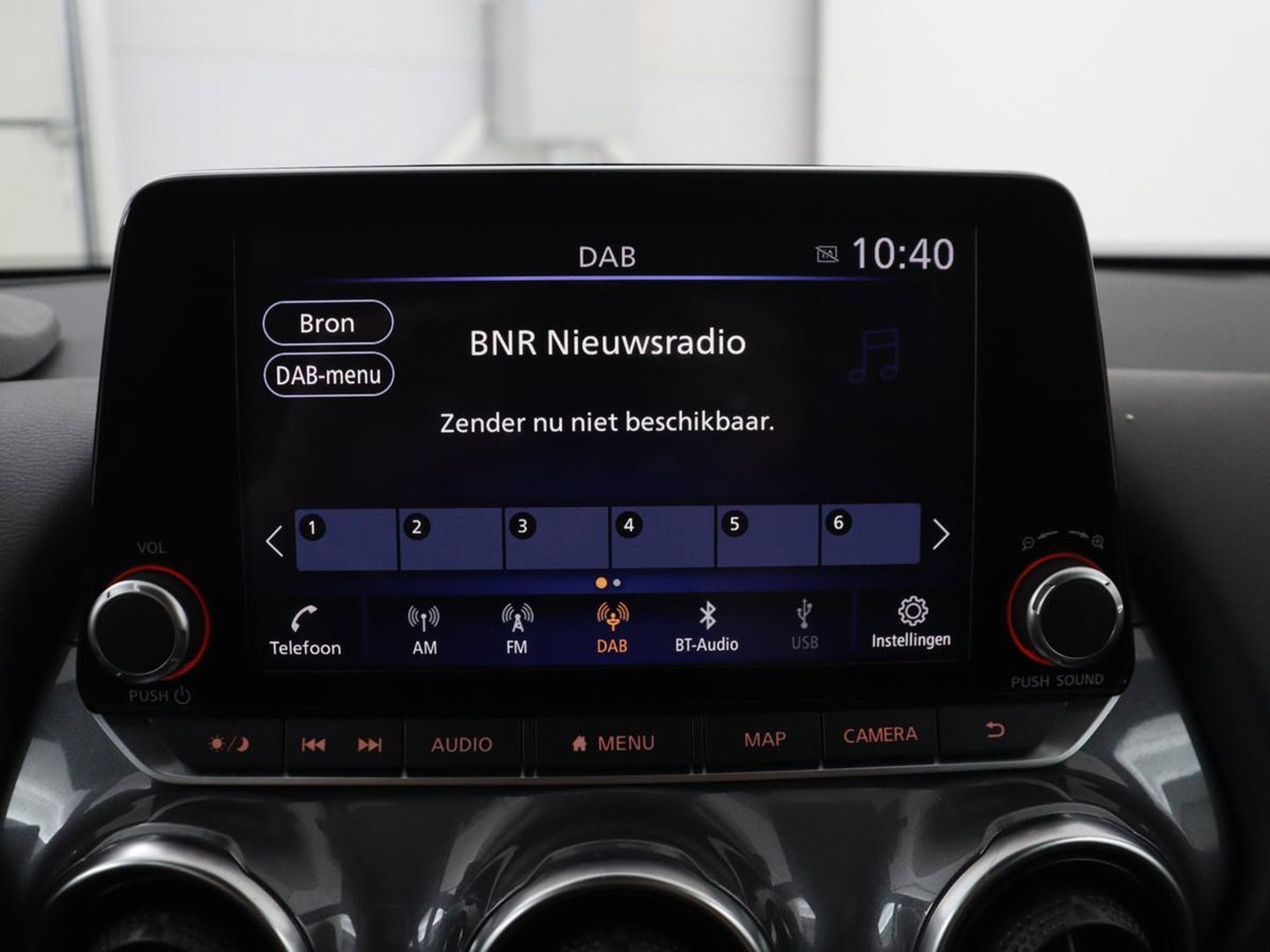 Nissan Juke 1.0 DIG-T N-Design | Half leder | Carplay | Cruise control | Park assist | Camera | Climate control | Keyless | Lichtmetaal 19" |