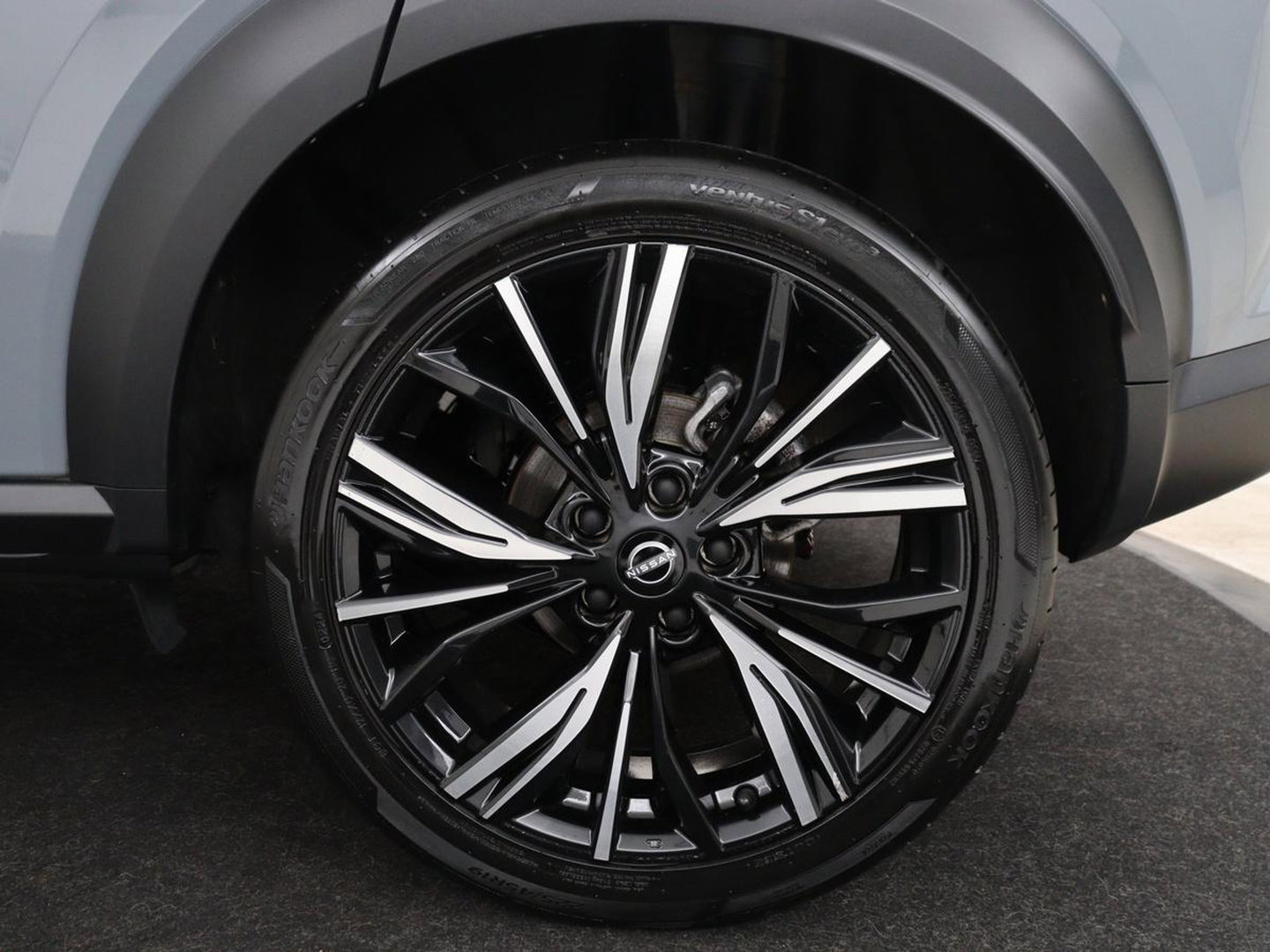 Nissan Juke 1.0 DIG-T N-Design | Half leder | Carplay | Cruise control | Park assist | Camera | Climate control | Keyless | Lichtmetaal 19" |