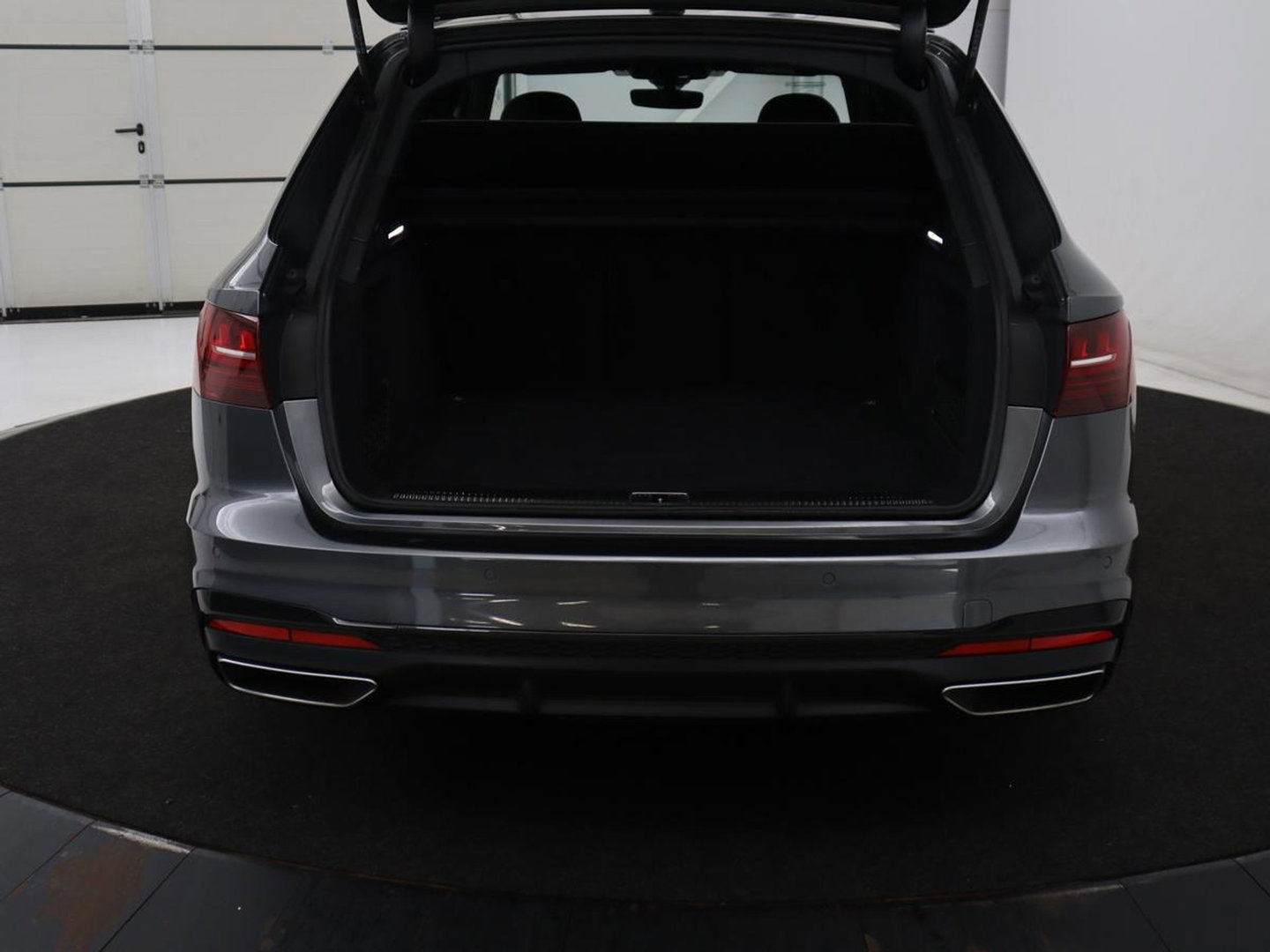 Audi A4 Avant 35 TFSI S edition Competition | Half Leder | Virtual Dashboard | Stoelverwarming | Cruise control | Park assist | Climate control | Drive select |