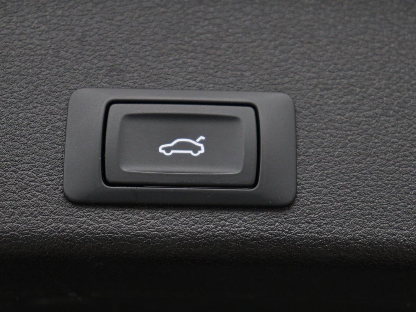 Audi A4 Avant 35 TFSI S edition Competition | Half Leder | Virtual Dashboard | Stoelverwarming | Cruise control | Park assist | Climate control | Drive select |