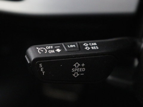 Audi A4 Avant 35 TFSI S edition Competition | Half Leder | Virtual Dashboard | Stoelverwarming | Cruise control | Park assist | Climate control | Drive select |