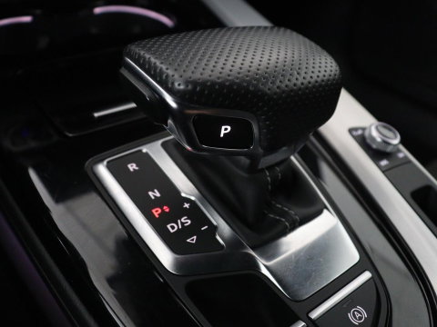 Audi A4 Avant 35 TFSI S edition Competition | Half Leder | Virtual Dashboard | Stoelverwarming | Cruise control | Park assist | Climate control | Drive select |