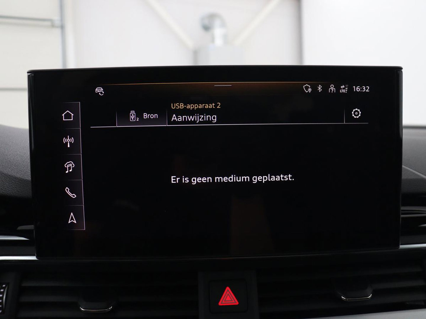 Audi A4 Avant 35 TFSI S edition Competition | Half Leder | Virtual Dashboard | Stoelverwarming | Cruise control | Park assist | Climate control | Drive select |