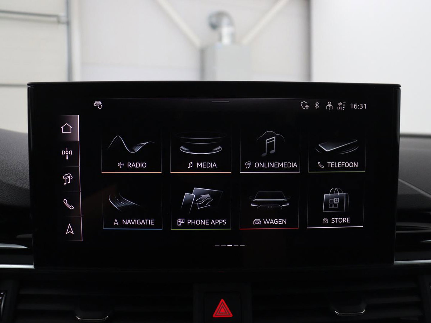 Audi A4 Avant 35 TFSI S edition Competition | Half Leder | Virtual Dashboard | Stoelverwarming | Cruise control | Park assist | Climate control | Drive select |