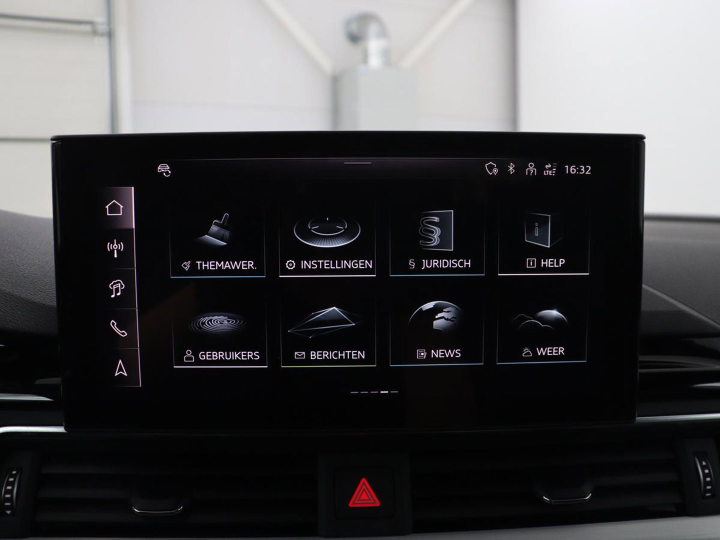Audi A4 Avant 35 TFSI S edition Competition | Half Leder | Virtual Dashboard | Stoelverwarming | Cruise control | Park assist | Climate control | Drive select |