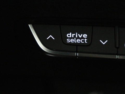 Audi A4 Avant 35 TFSI S edition Competition | Half Leder | Virtual Dashboard | Stoelverwarming | Cruise control | Park assist | Climate control | Drive select |