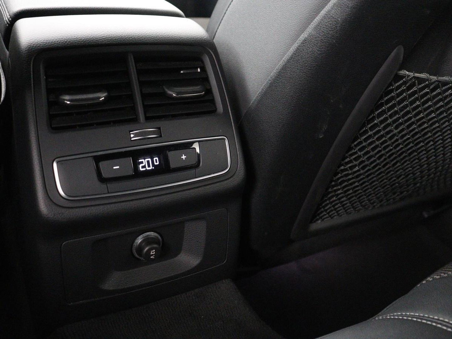 Audi A4 Avant 35 TFSI S edition Competition | Half Leder | Virtual Dashboard | Stoelverwarming | Cruise control | Park assist | Climate control | Drive select |
