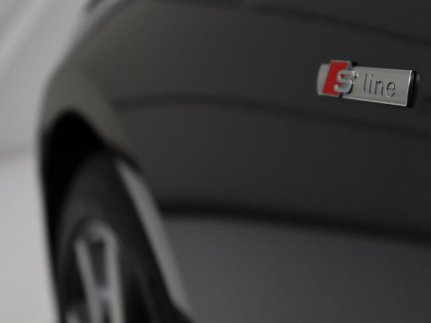 Audi A4 Avant 35 TFSI S edition Competition | Half Leder | Virtual Dashboard | Stoelverwarming | Cruise control | Park assist | Climate control | Drive select |