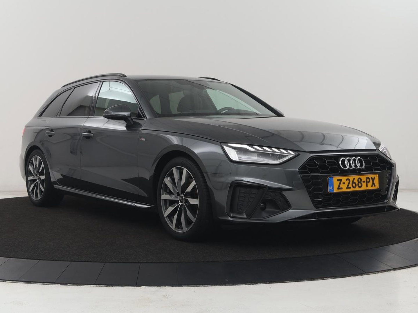Audi A4 Avant 35 TFSI S edition Competition | Half Leder | Virtual Dashboard | Stoelverwarming | Cruise control | Park assist | Climate control | Drive select |