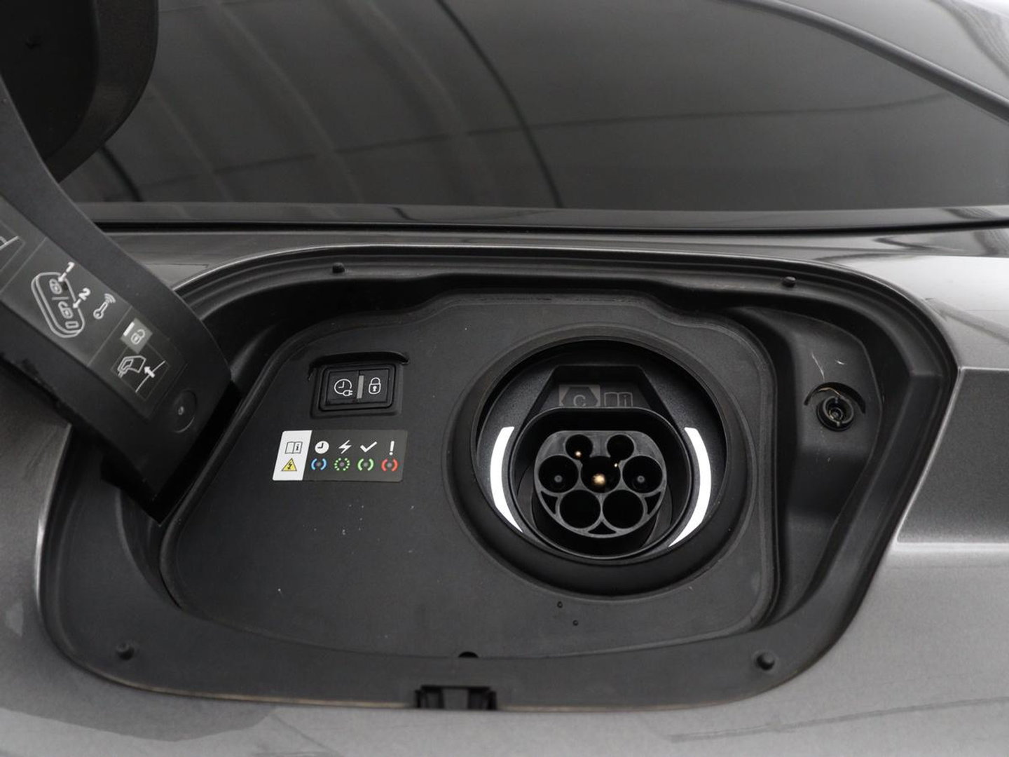 Peugeot 308 SW 1.6 HYbrid 180 Allure Pack Business | SOH 97.3% | Trekhaak | 360 camera | Adaptive cruise | Carplay | Climate control | Virtual |