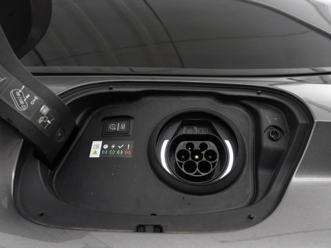 Peugeot 308 SW 1.6 HYbrid 180 Allure Pack Business | SOH 97.3% | Trekhaak | 360 camera | Adaptive cruise | Carplay | Climate control | Virtual |