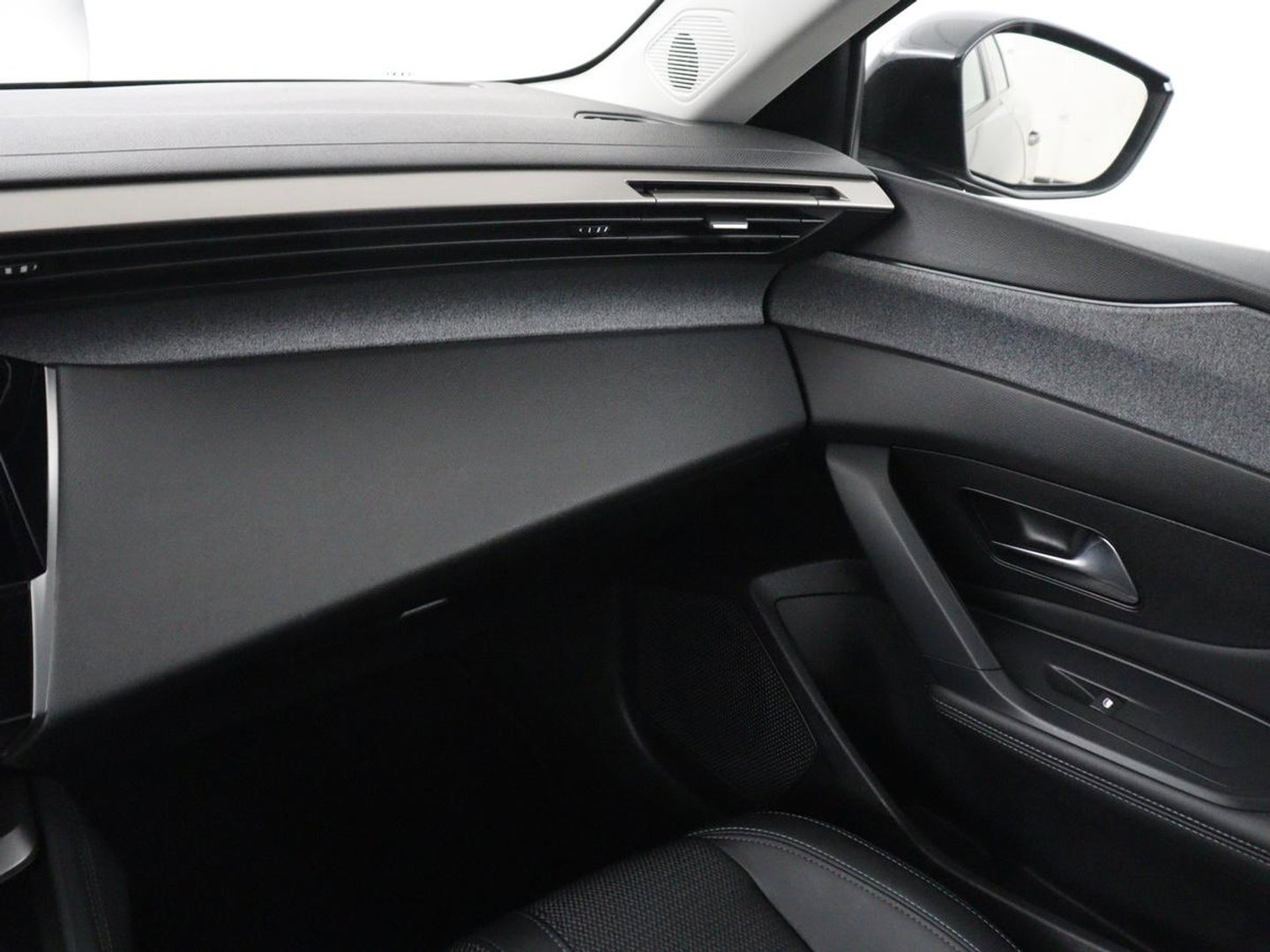 Peugeot 308 SW 1.6 HYbrid 180 Allure Pack Business | SOH 97.3% | Trekhaak | 360 camera | Adaptive cruise | Carplay | Climate control | Virtual |