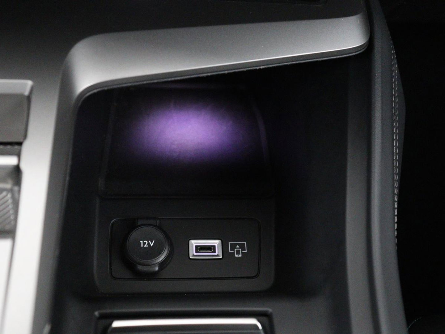 Peugeot 308 SW 1.6 HYbrid 180 Allure Pack Business | SOH 97.3% | Trekhaak | 360 camera | Adaptive cruise | Carplay | Climate control | Virtual |