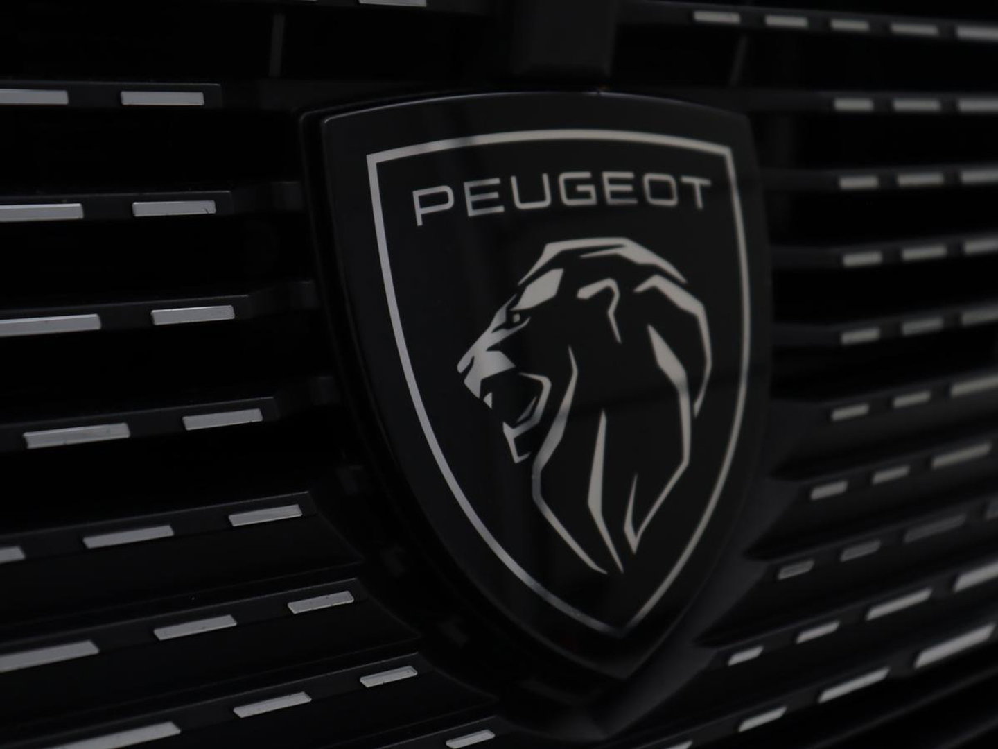 Peugeot 308 SW 1.6 HYbrid 180 Allure Pack Business | SOH 97.3% | Trekhaak | 360 camera | Adaptive cruise | Carplay | Climate control | Virtual |