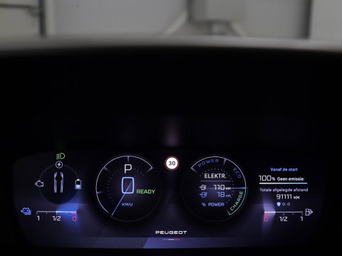 Peugeot 308 SW 1.6 HYbrid 180 Allure Pack Business | SOH 97.3% | Trekhaak | 360 camera | Adaptive cruise | Carplay | Climate control | Virtual |