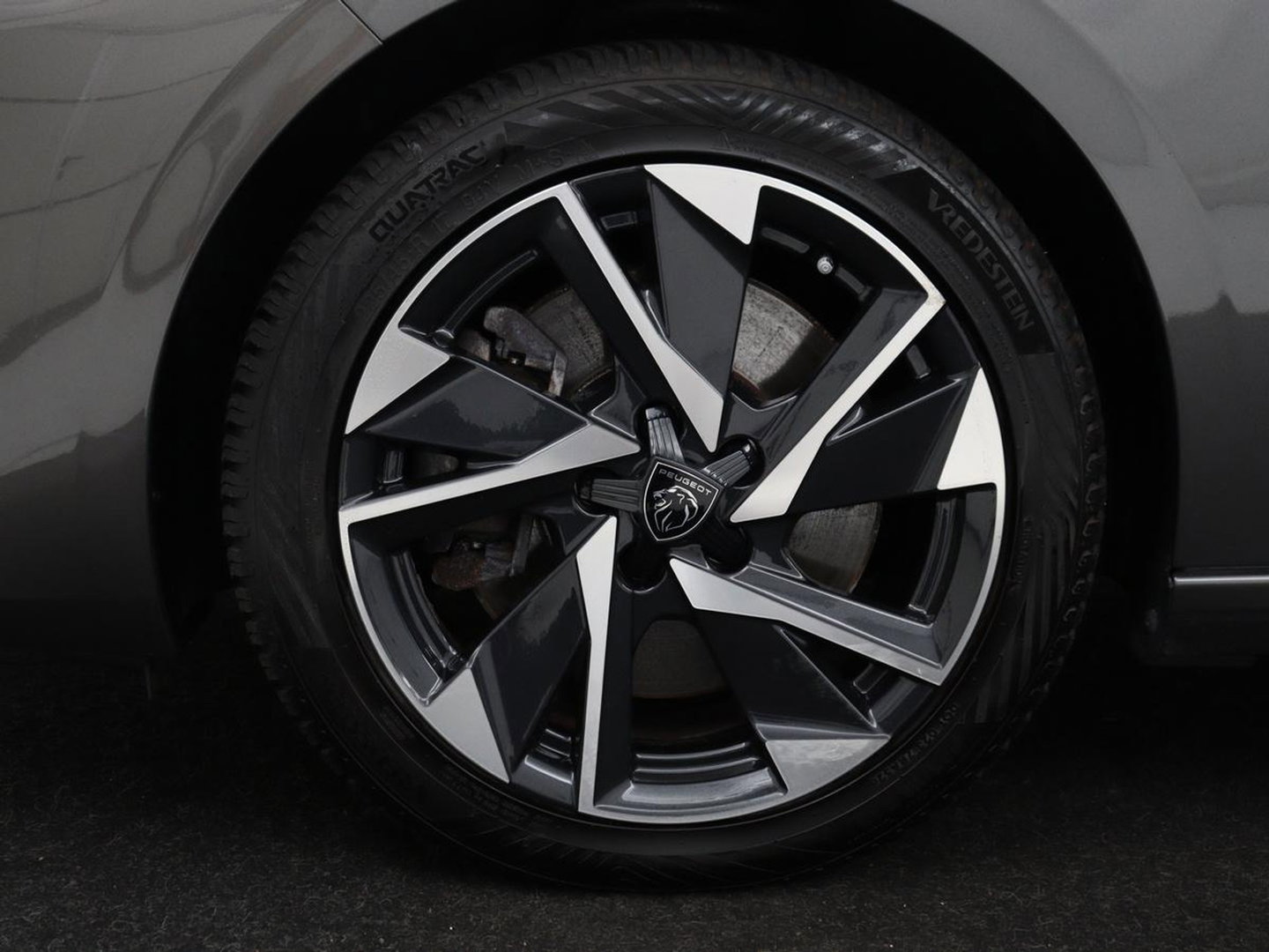 Peugeot 308 SW 1.6 HYbrid 180 Allure Pack Business | SOH 97.3% | Trekhaak | 360 camera | Adaptive cruise | Carplay | Climate control | Virtual |