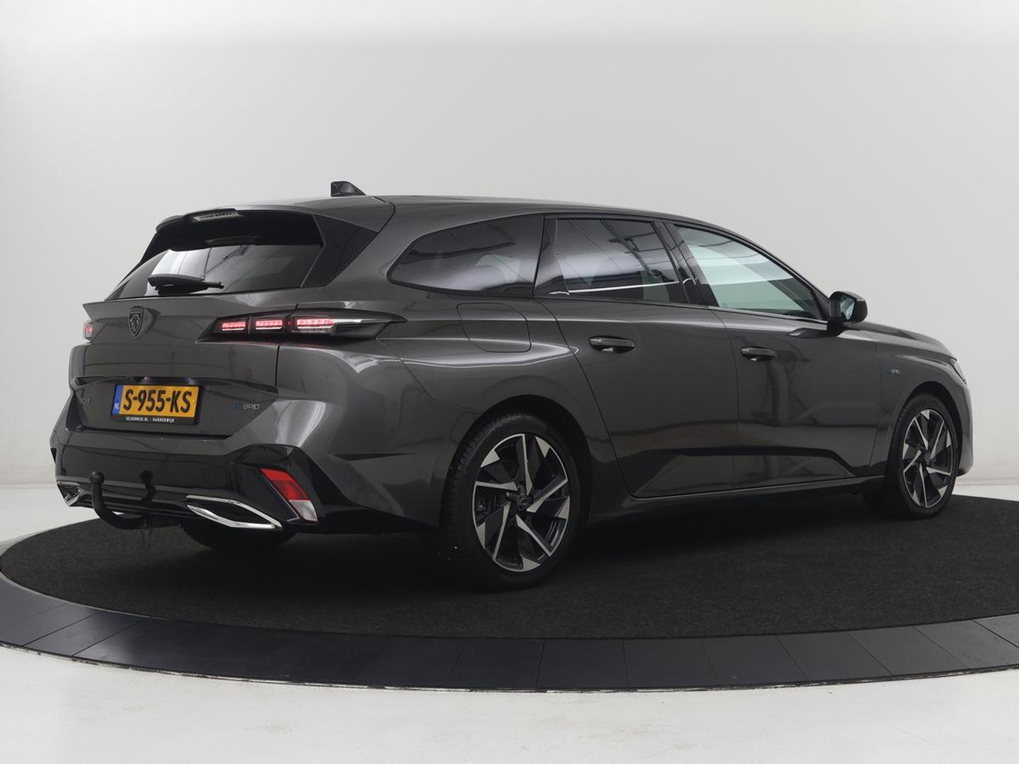 Peugeot 308 SW 1.6 HYbrid 180 Allure Pack Business | SOH 97.3% | Trekhaak | 360 camera | Adaptive cruise | Carplay | Climate control | Virtual |