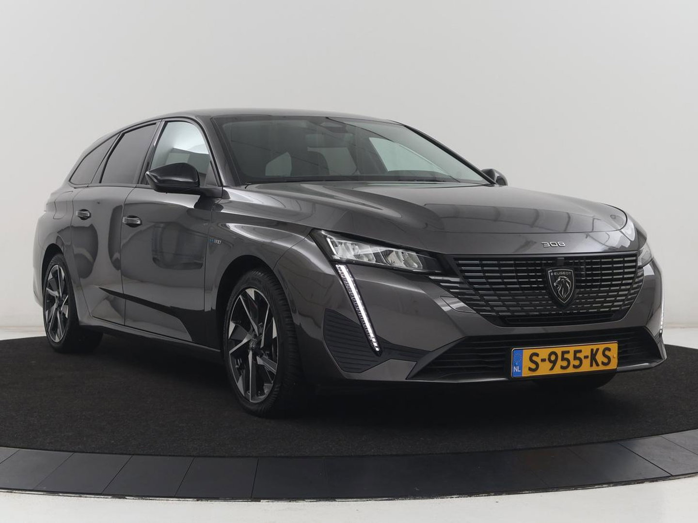 Peugeot 308 SW 1.6 HYbrid 180 Allure Pack Business | SOH 97.3% | Trekhaak | 360 camera | Adaptive cruise | Carplay | Climate control | Virtual |