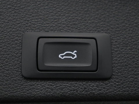 Audi Q2 30 TFSI Advanced edition | Panoramadak | Leder | Virtual Dashboard | Stoelverwarming | Climate control | Camera | Park assist | Cruise control | Navigatie |