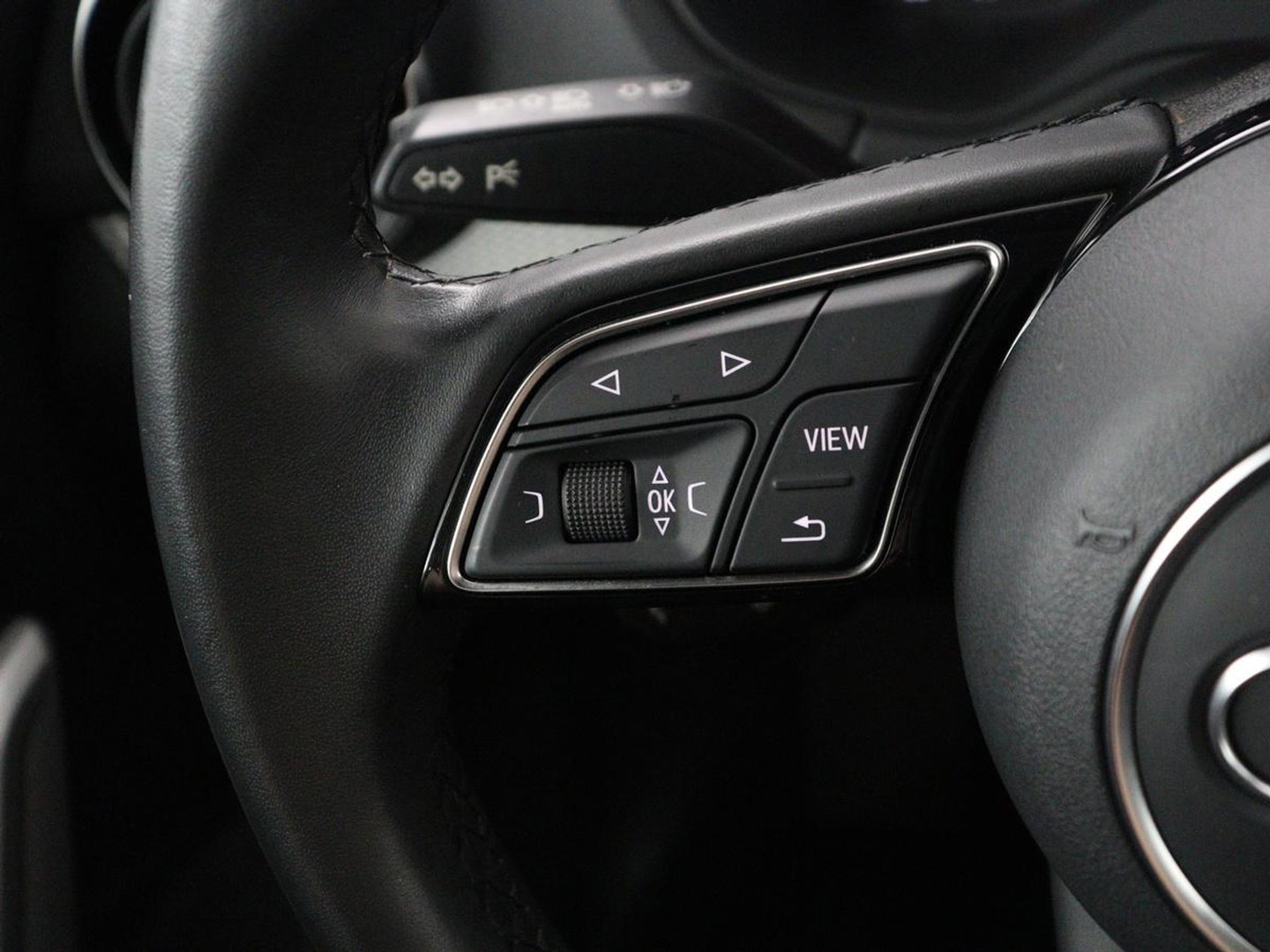 Audi Q2 30 TFSI Advanced edition | Panoramadak | Leder | Virtual Dashboard | Stoelverwarming | Climate control | Camera | Park assist | Cruise control | Navigatie |