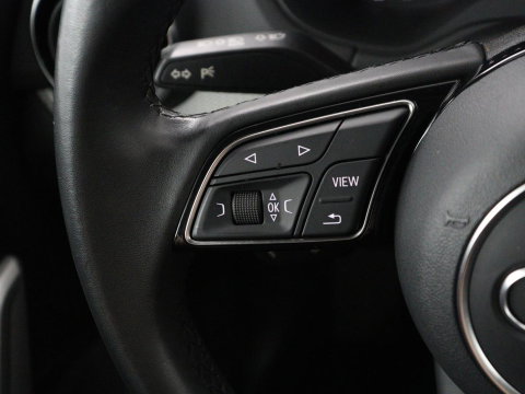 Audi Q2 30 TFSI Advanced edition | Panoramadak | Leder | Virtual Dashboard | Stoelverwarming | Climate control | Camera | Park assist | Cruise control | Navigatie |