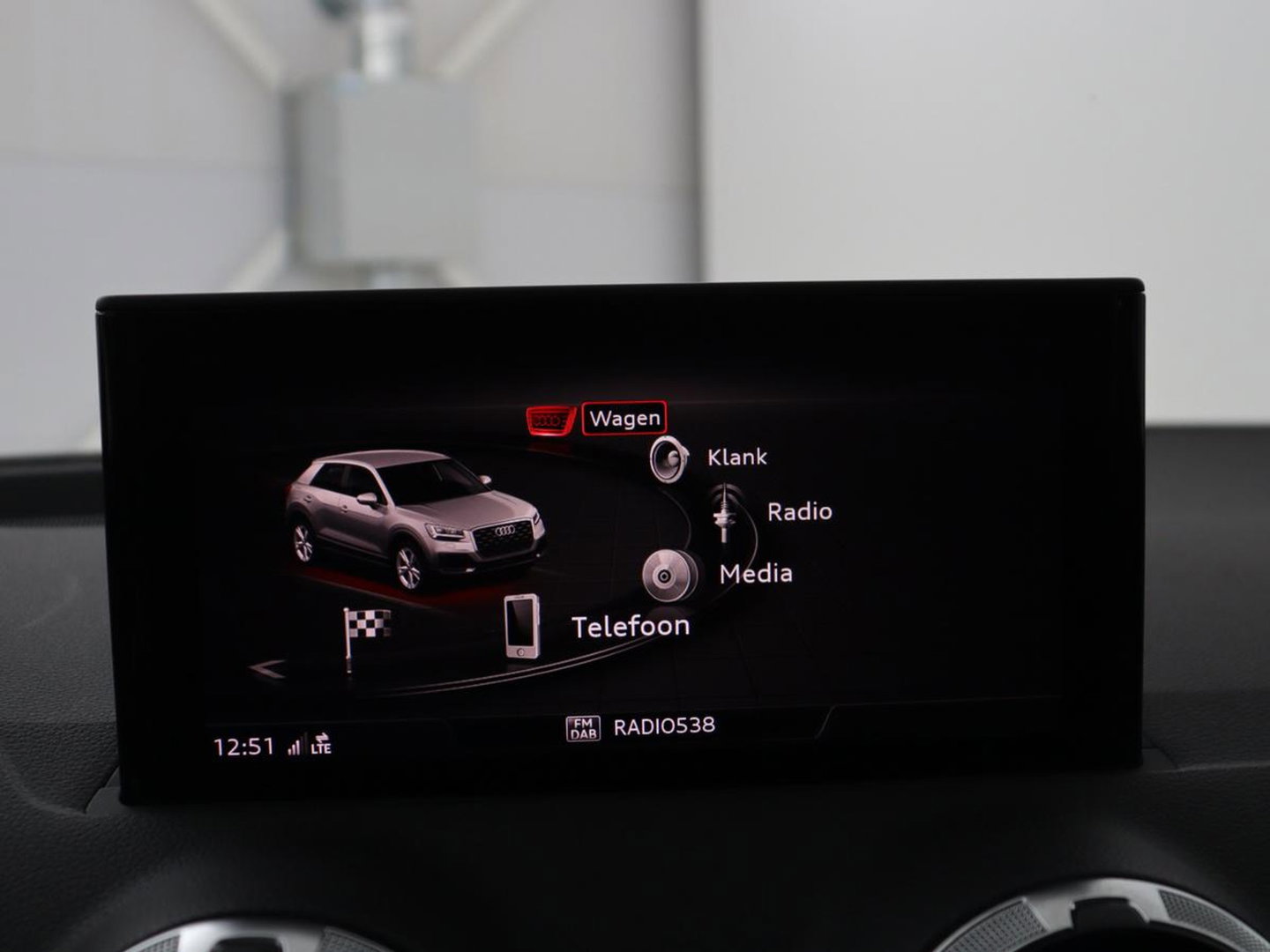 Audi Q2 30 TFSI Advanced edition | Panoramadak | Leder | Virtual Dashboard | Stoelverwarming | Climate control | Camera | Park assist | Cruise control | Navigatie |