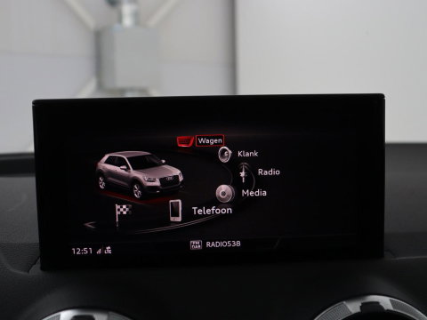 Audi Q2 30 TFSI Advanced edition | Panoramadak | Leder | Virtual Dashboard | Stoelverwarming | Climate control | Camera | Park assist | Cruise control | Navigatie |