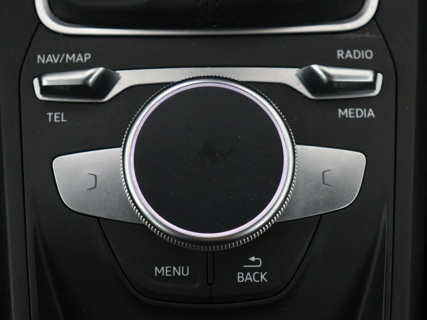 Audi Q2 30 TFSI Advanced edition | Panoramadak | Leder | Virtual Dashboard | Stoelverwarming | Climate control | Camera | Park assist | Cruise control | Navigatie |