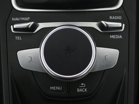 Audi Q2 30 TFSI Advanced edition | Panoramadak | Leder | Virtual Dashboard | Stoelverwarming | Climate control | Camera | Park assist | Cruise control | Navigatie |