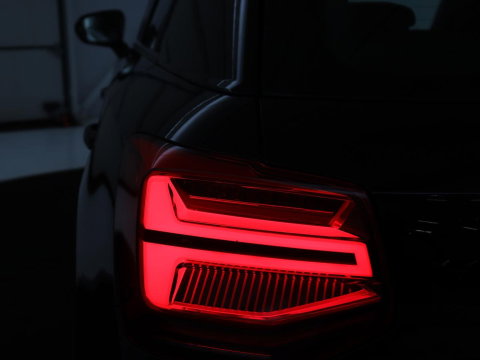 Audi Q2 30 TFSI Advanced edition | Panoramadak | Leder | Virtual Dashboard | Stoelverwarming | Climate control | Camera | Park assist | Cruise control | Navigatie |