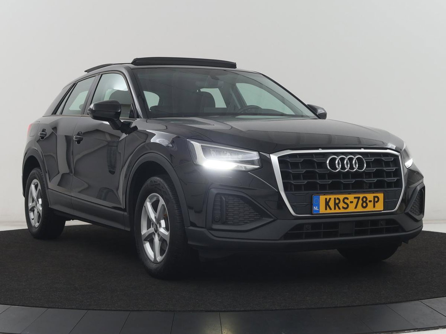Audi Q2 30 TFSI Advanced edition | Panoramadak | Leder | Virtual Dashboard | Stoelverwarming | Climate control | Camera | Park assist | Cruise control | Navigatie |