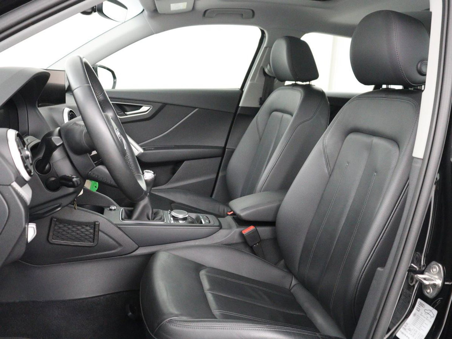 Audi Q2 30 TFSI Advanced edition | Panoramadak | Leder | Virtual Dashboard | Stoelverwarming | Climate control | Camera | Park assist | Cruise control | Navigatie |