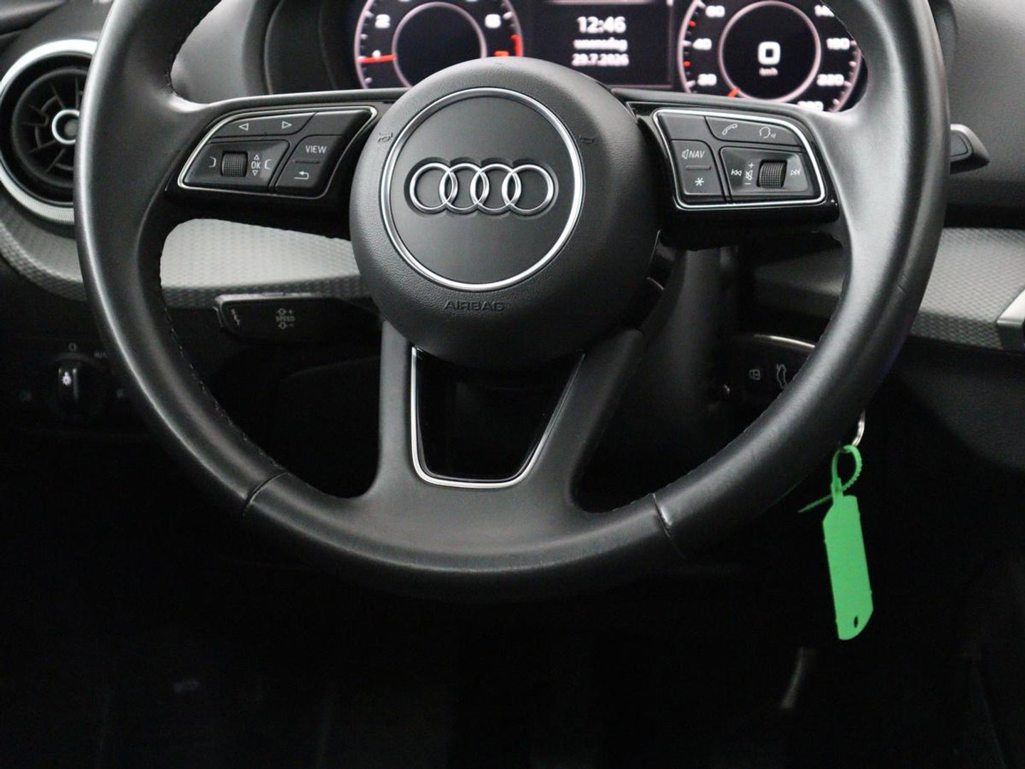 Audi Q2 30 TFSI Advanced edition | Panoramadak | Leder | Virtual Dashboard | Stoelverwarming | Climate control | Camera | Park assist | Cruise control | Navigatie |