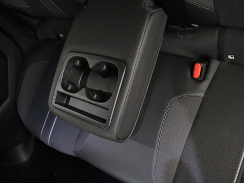 Opel Astra 1.6 Hybrid GS Line | SOH 97.7% | Adaptive cruise | Stuur/stoel verwarming | 360 camera | Climate control | Carplay | Sfeerverlichting | Full Led |