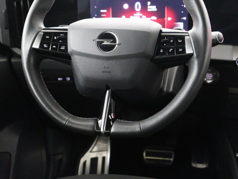 Opel Astra 1.6 Hybrid GS Line | SOH 97.7% | Adaptive cruise | Stuur/stoel verwarming | 360 camera | Climate control | Carplay | Sfeerverlichting | Full Led |