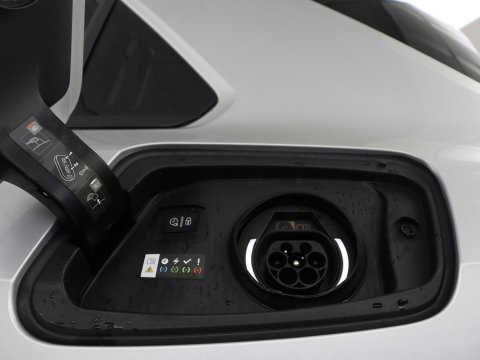 Opel Astra 1.6 Hybrid GS Line | SOH 97.7% | Adaptive cruise | Stuur/stoel verwarming | 360 camera | Climate control | Carplay | Sfeerverlichting | Full Led |