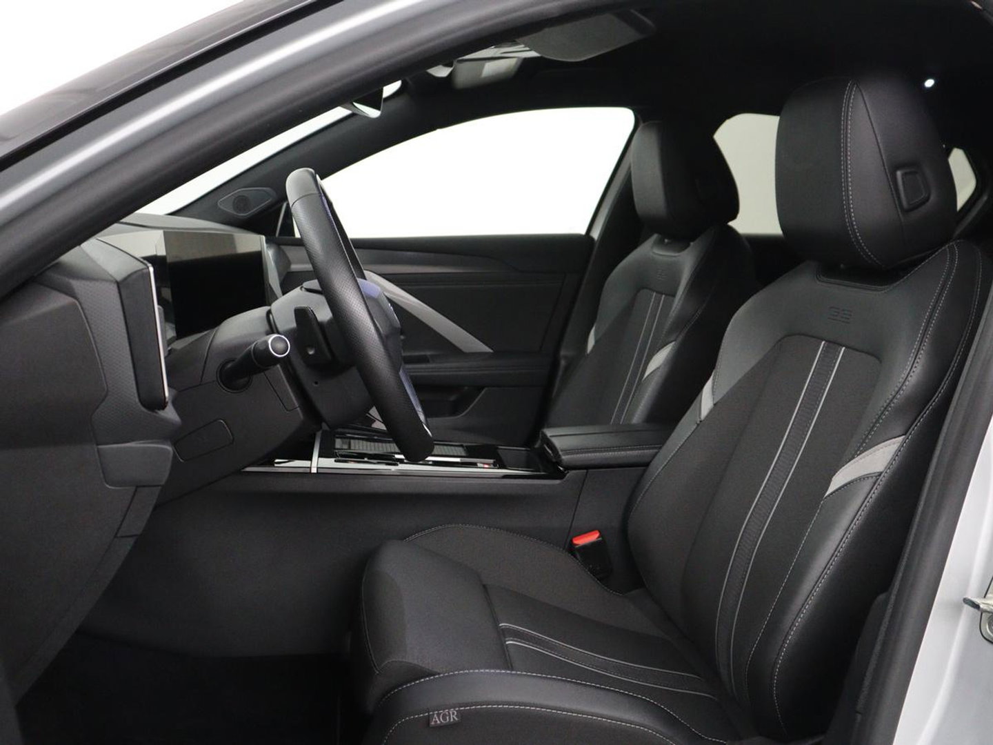 Opel Astra 1.6 Hybrid GS Line | SOH 97.7% | Adaptive cruise | Stuur/stoel verwarming | 360 camera | Climate control | Carplay | Sfeerverlichting | Full Led |