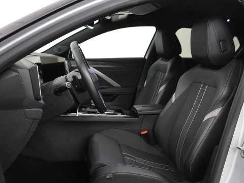 Opel Astra 1.6 Hybrid GS Line | SOH 97.7% | Adaptive cruise | Stuur/stoel verwarming | 360 camera | Climate control | Carplay | Sfeerverlichting | Full Led |